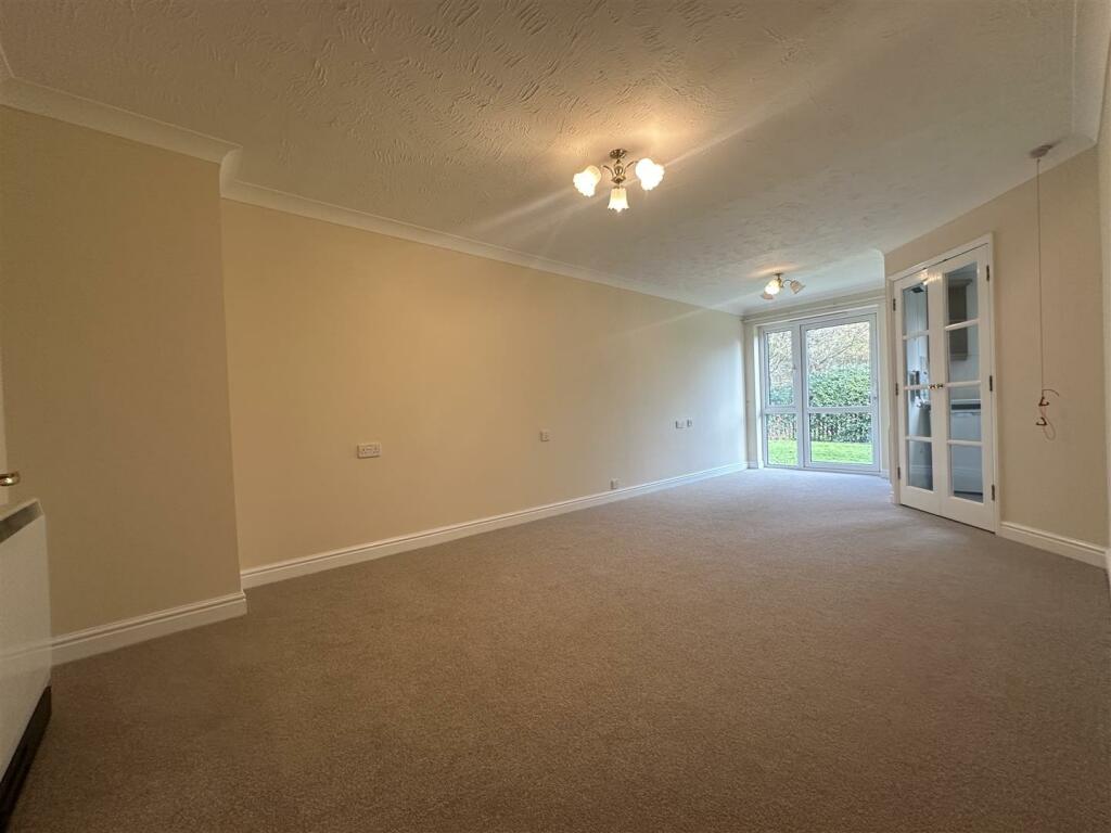 flat 10 - 4.jpg