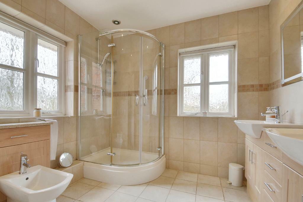 En-Suite (Portal Size).jpg