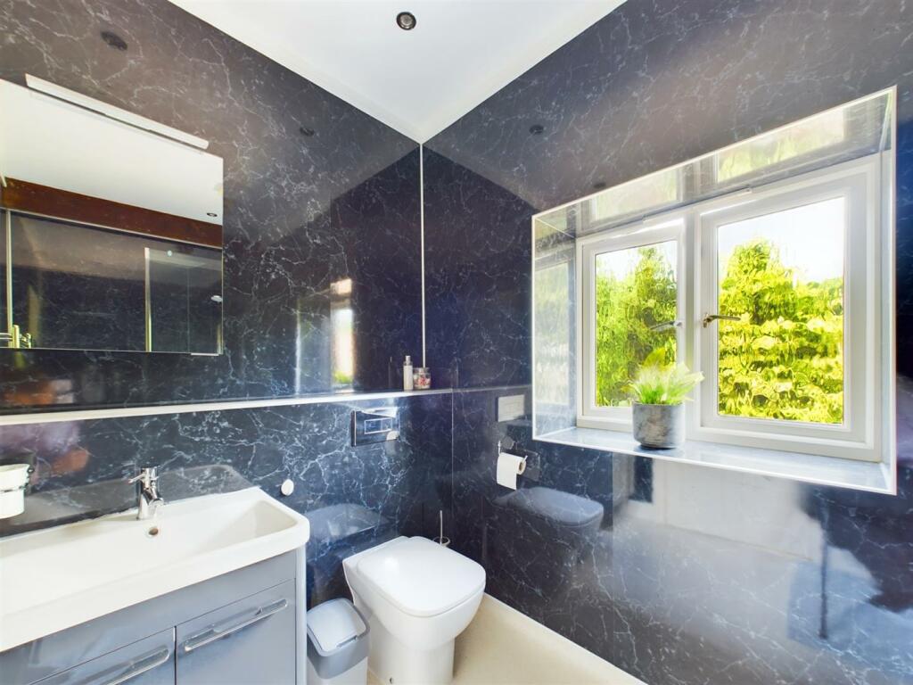 En-suite shower room