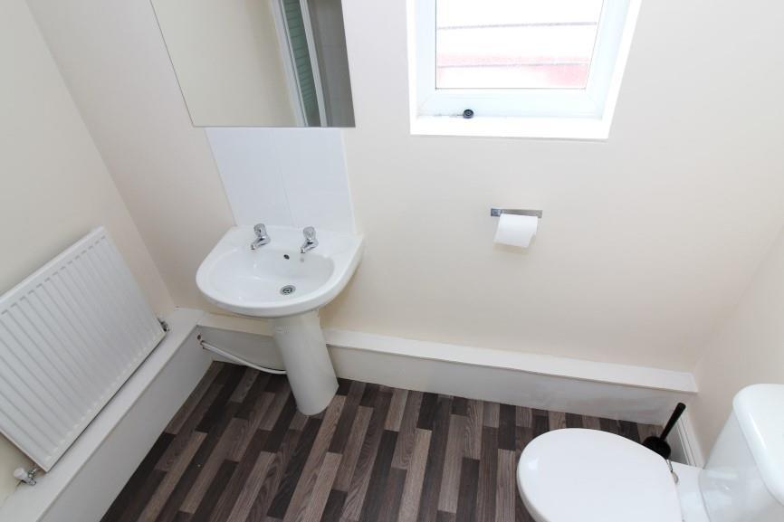 143 Albert Road - En Suite Room 1.jpg