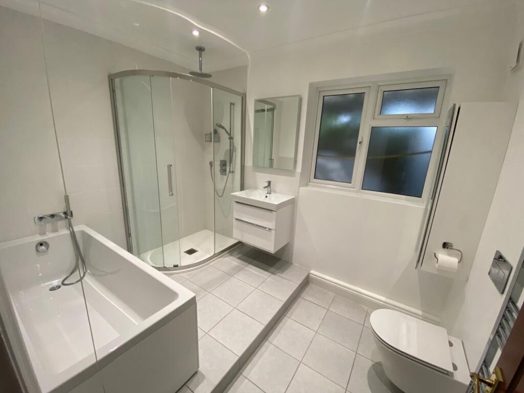 Main bathroom