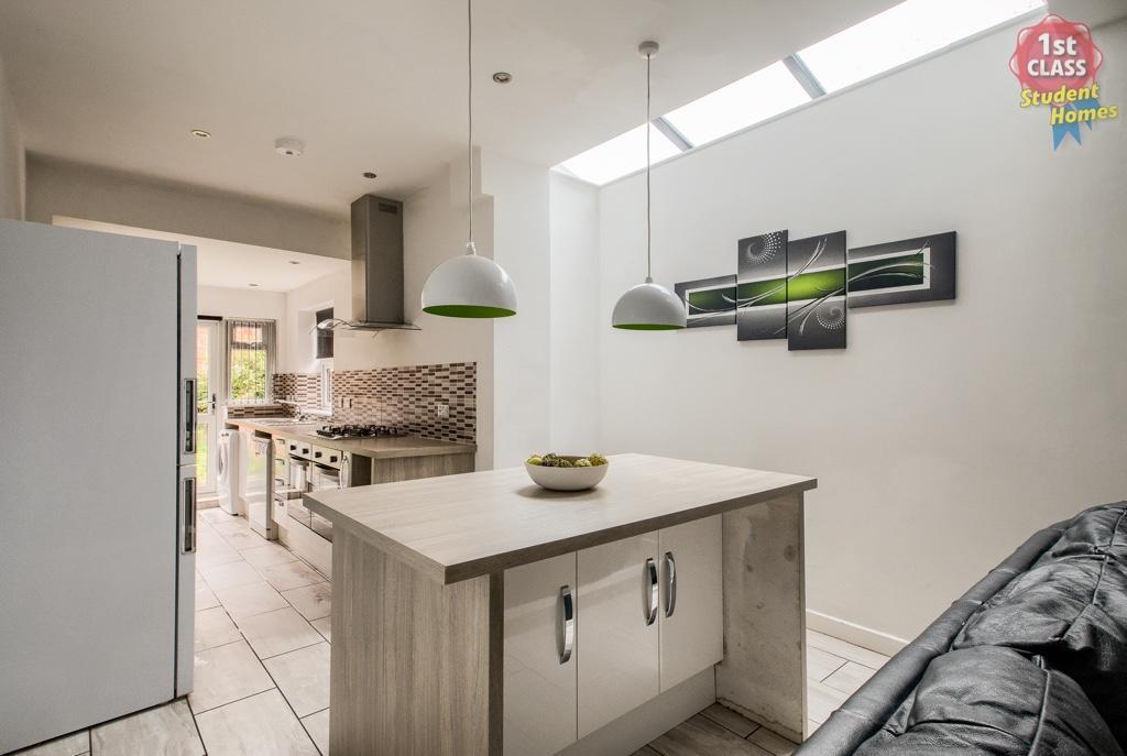 Living Room/Kitchen