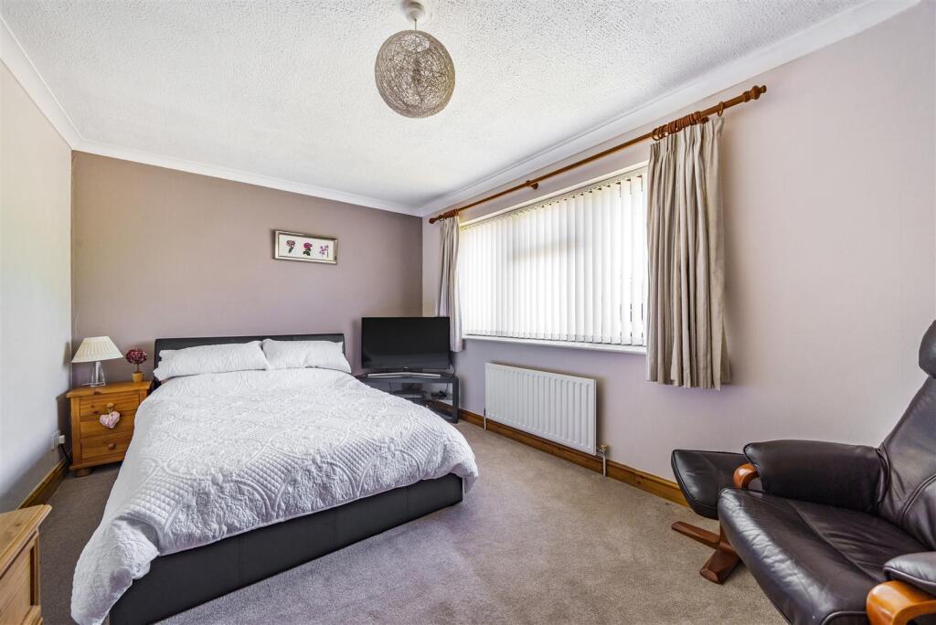 8 Dove Close, Towcester