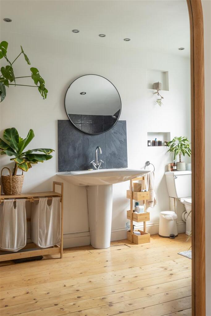 St. Winefride's Avenue, E12