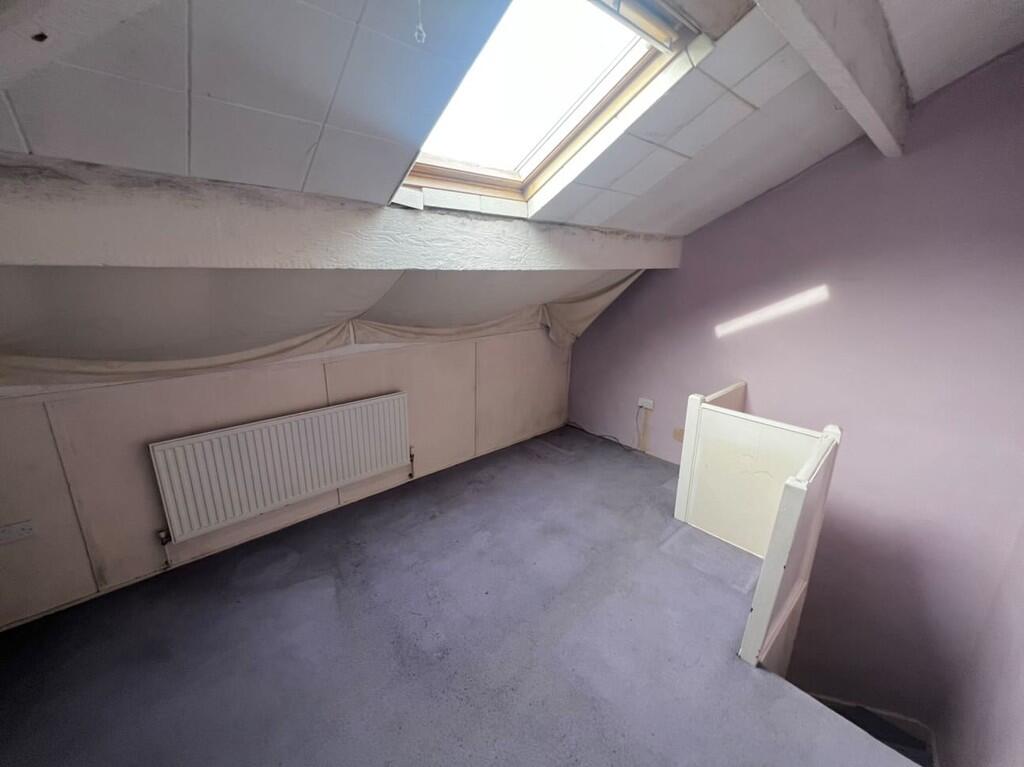 Top Floor/Bedroom...