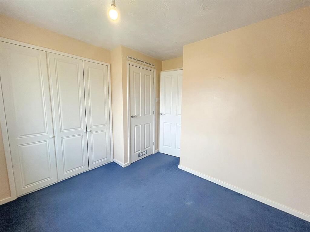 Bedroom 1.jpg