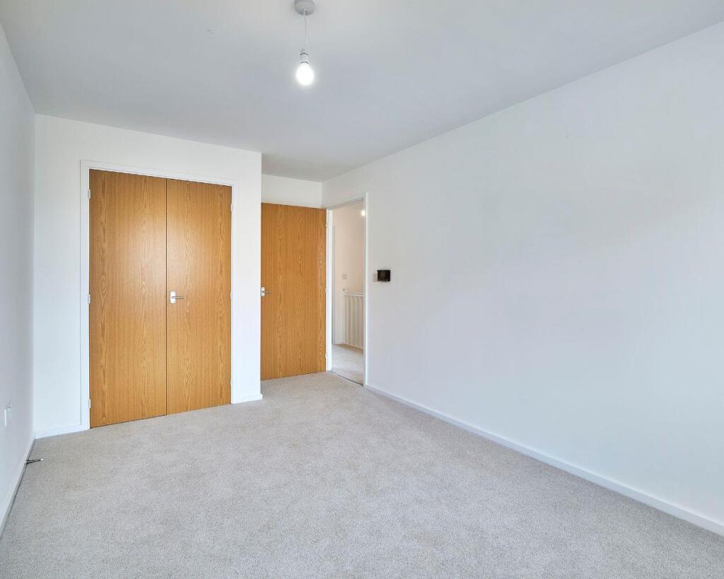 Bedroom 1.jpg