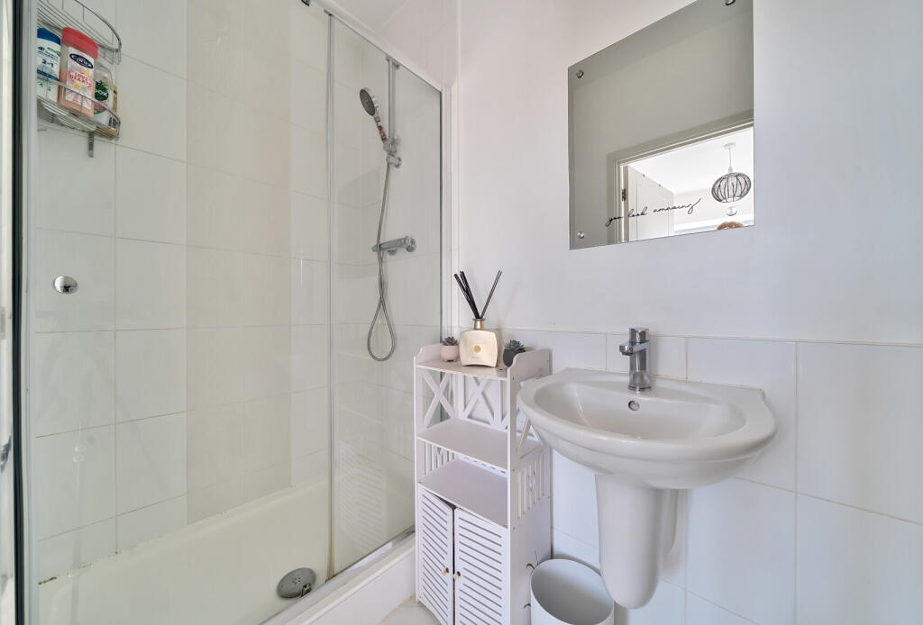 1313914-5-68531a3...