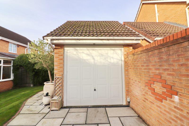 Detached Garage