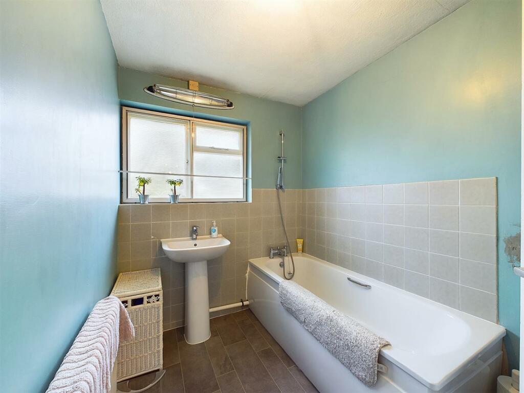 13 - Semi-detached House for Auction, Whitchurch.j