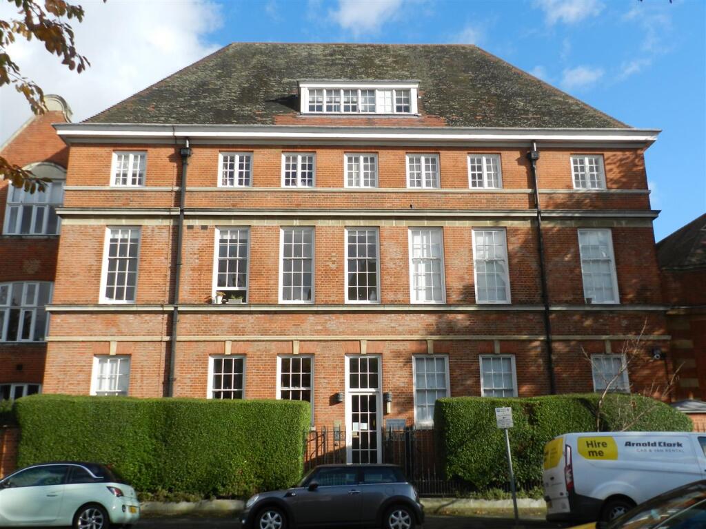 Balfour House, exterior, Eden Harper SW11