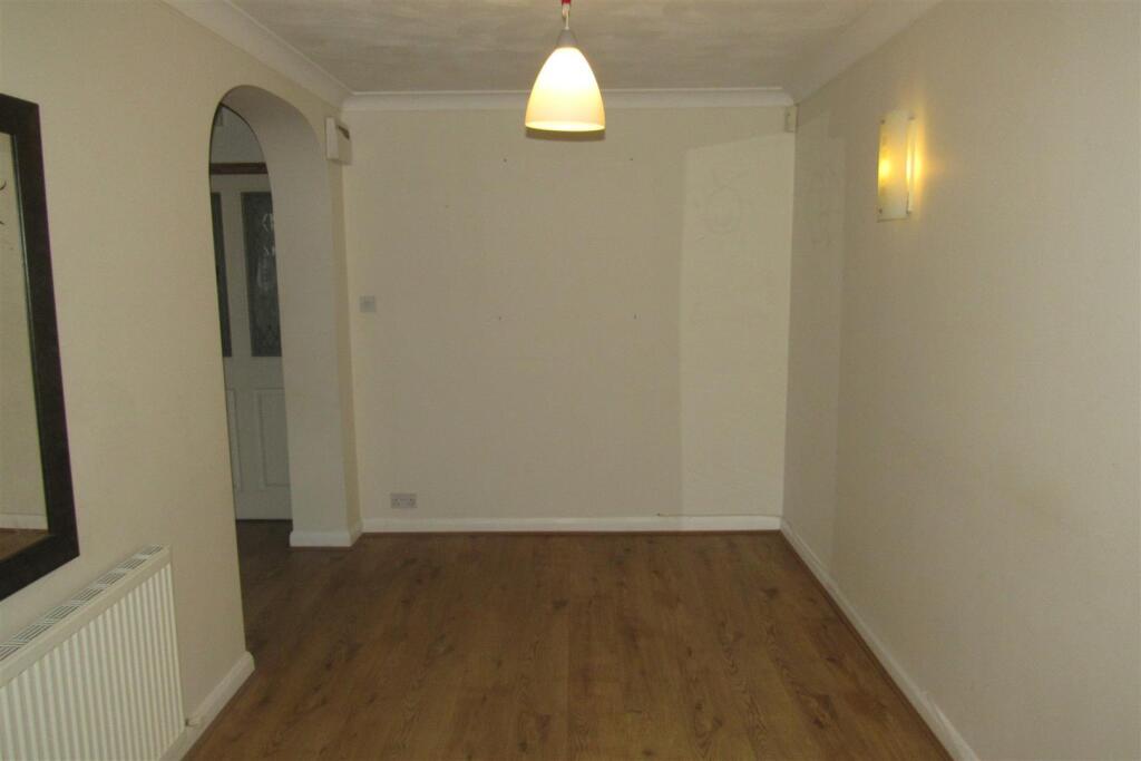 Dining Area 1.jpg
