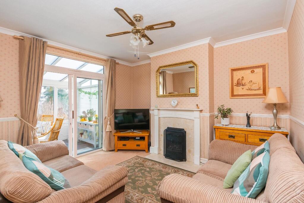 2Q6RKE - Dining Room C.jpg