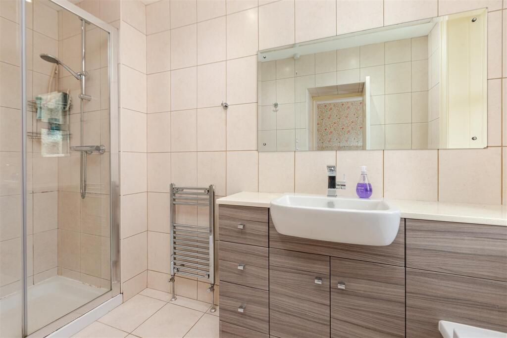 Bedroom Two En-suite