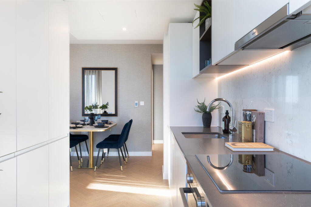 101033_Flat-37.06-222-Marsh-Wall (10).jpg