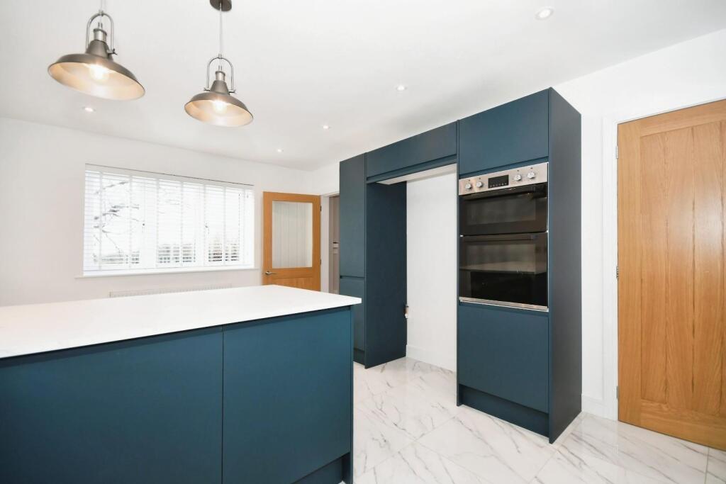 KITCHEN DINER 04.jpg