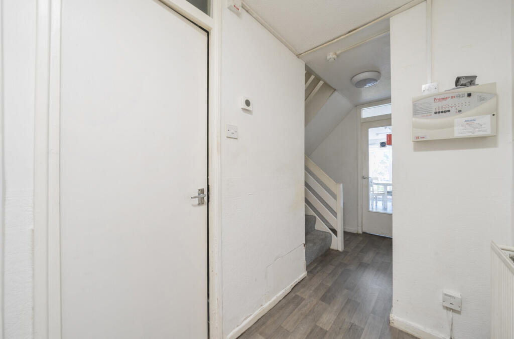 1358331-3-68d657c...