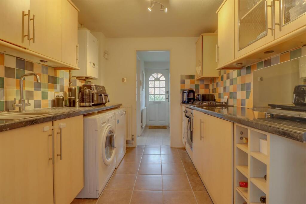 19HeybridgeDrive-18.jpg