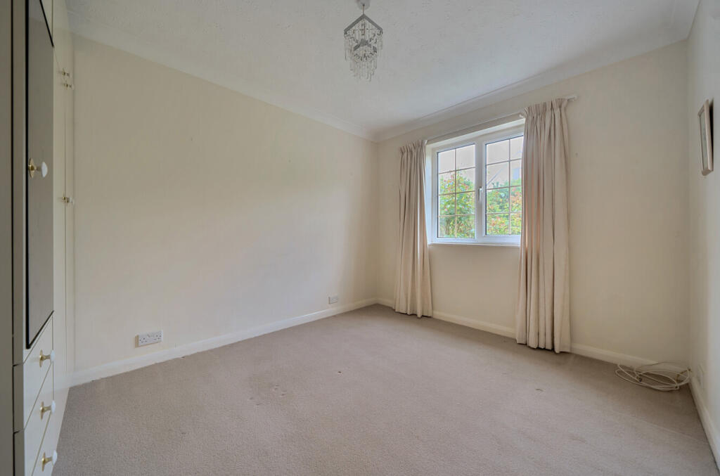 1305568-5-6848592...