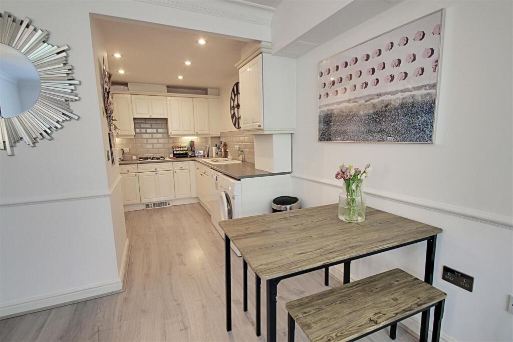 Kitchen Dining Area.jpg