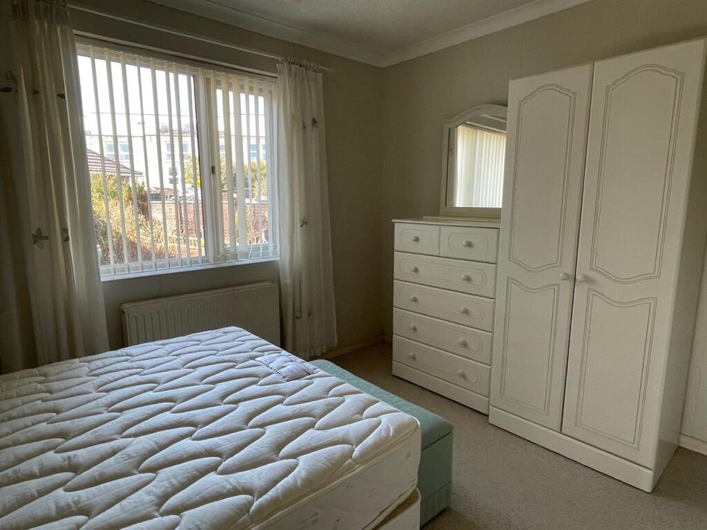 Bedroom,.jpg