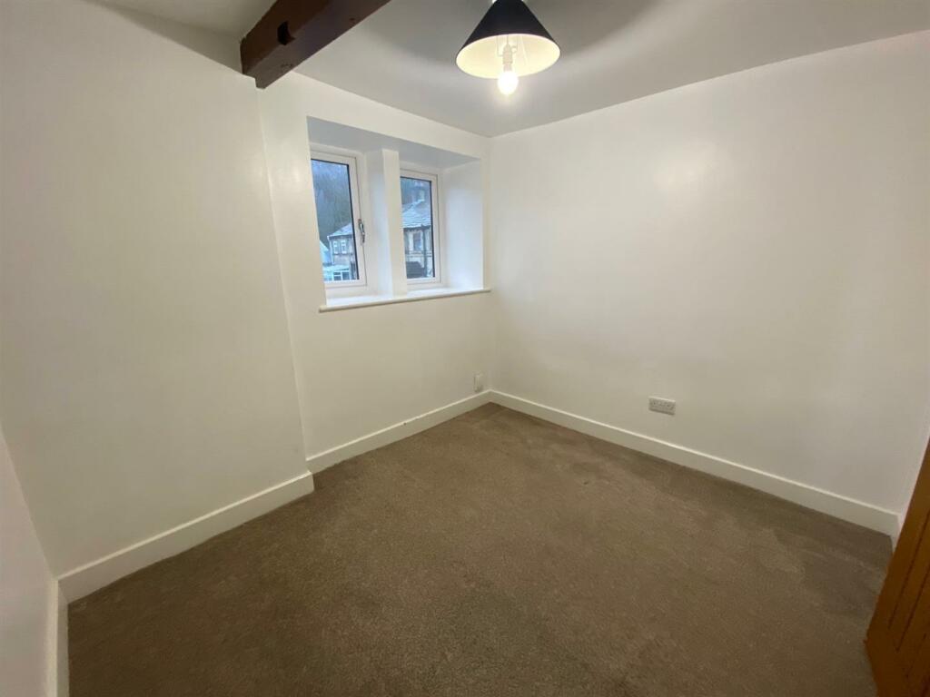 BEDROOM.jpg