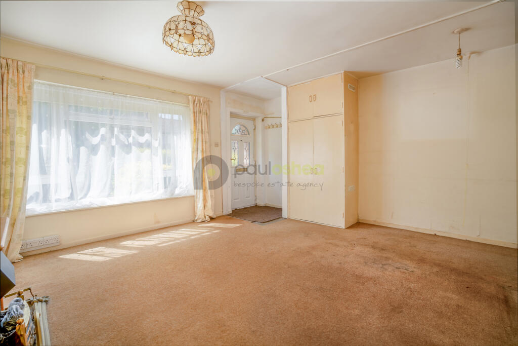 05 For Sale Studio Flat CR8 Lower Barn Road Paul O