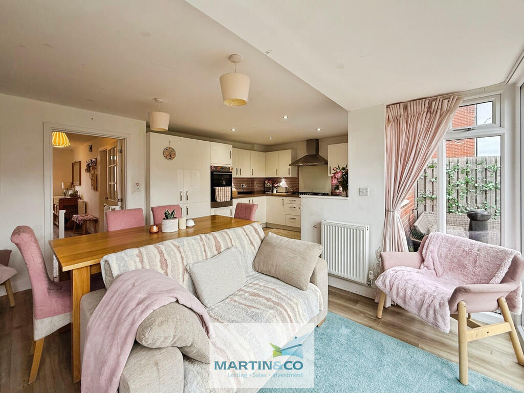 43506dd9-0-45D8-8...