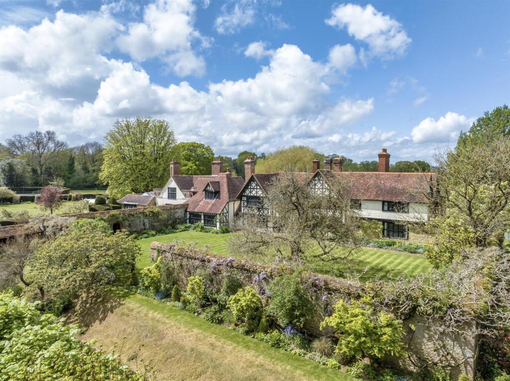 33-033  John Senior Great Tangley Manor Shoot.jpg