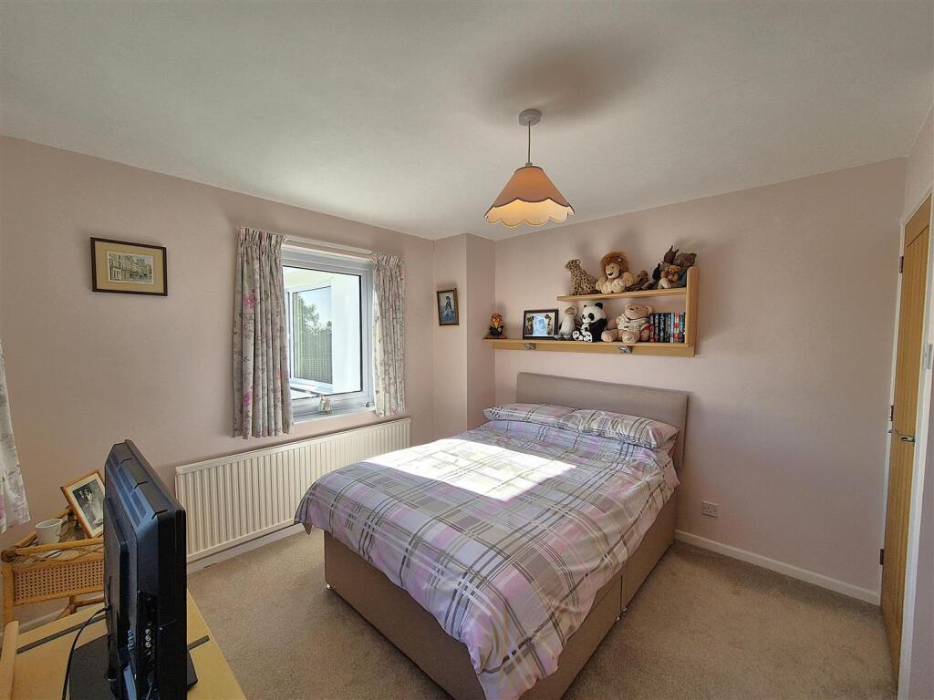 Bedroom 2.jpg