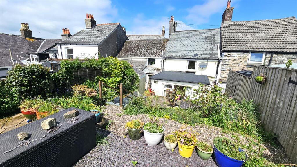 Further garden pic.jpg