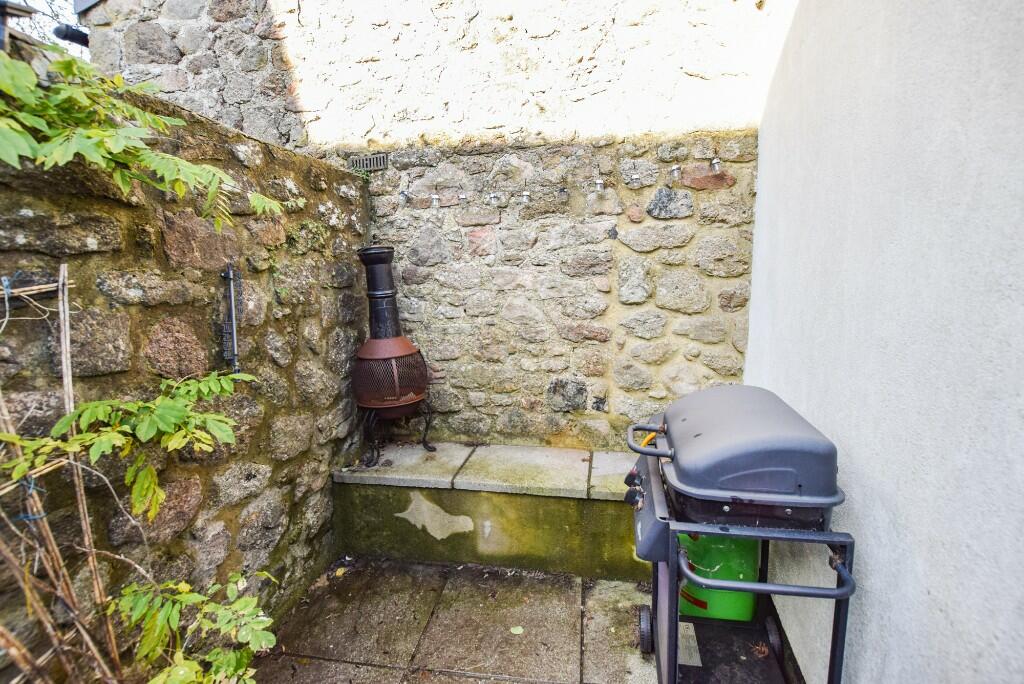 Courtyard garden
