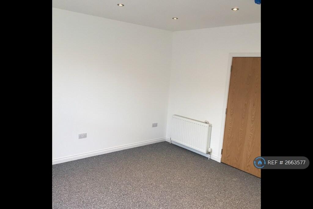 Lounge - a Lot Larger Than Picture Shows