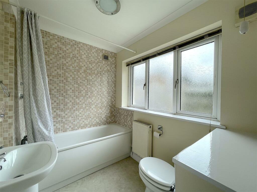 Bathroom (1).jpeg