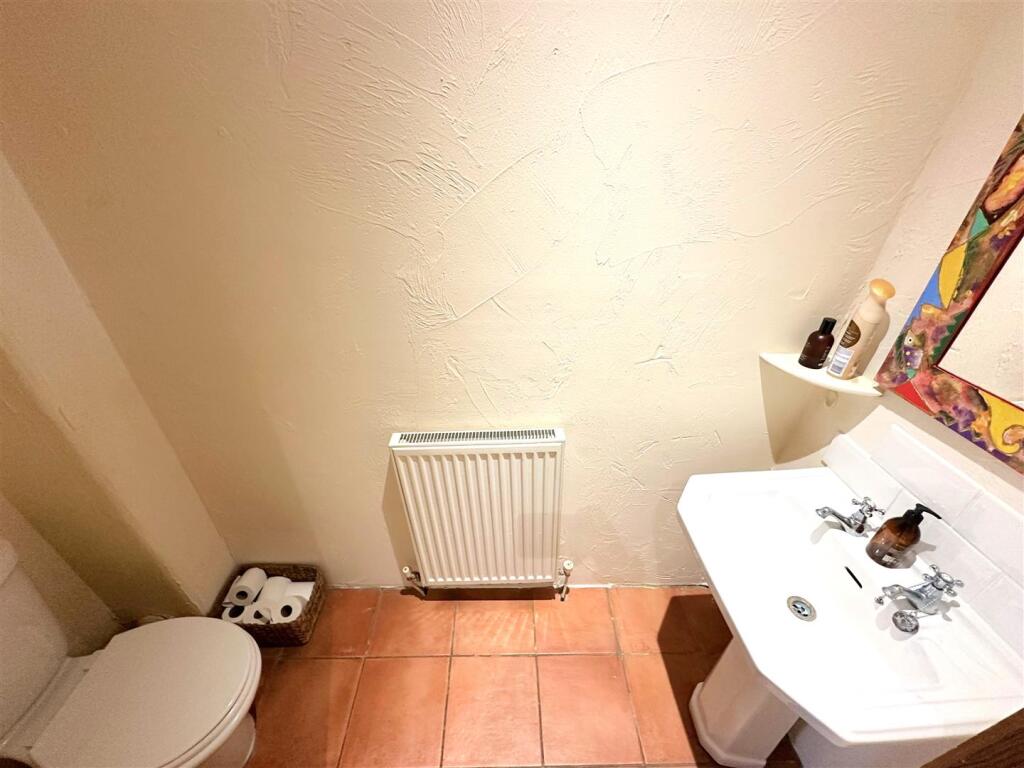 Cloakroom/WC