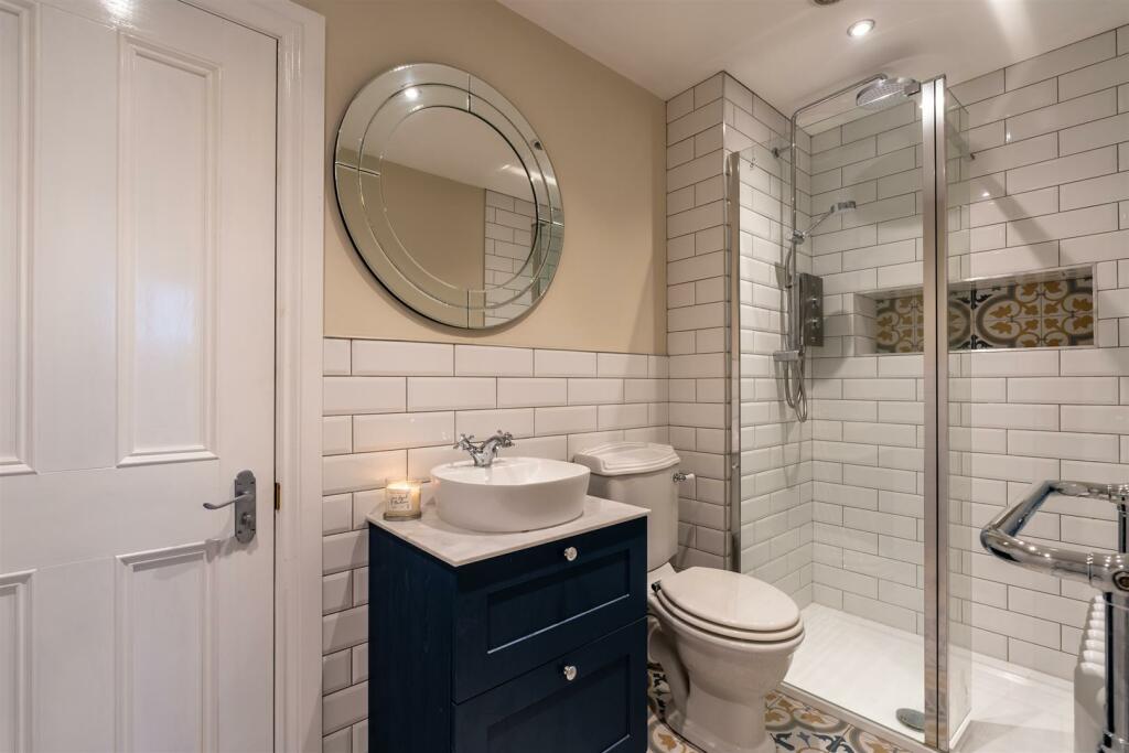 Jack-and-Jill En-Suite Shower Room