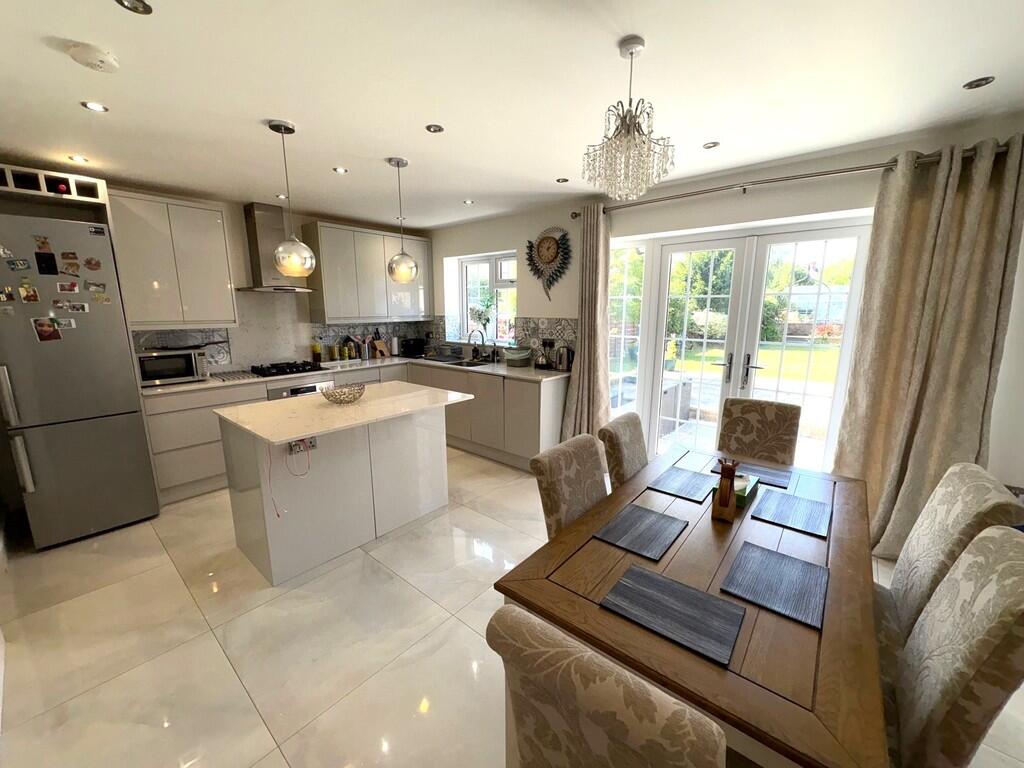 11BoleynDriveKitc...