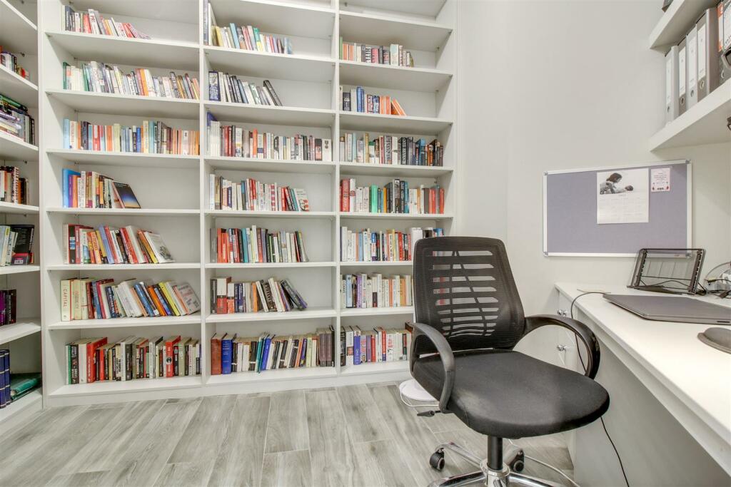 OFFICE.jpg