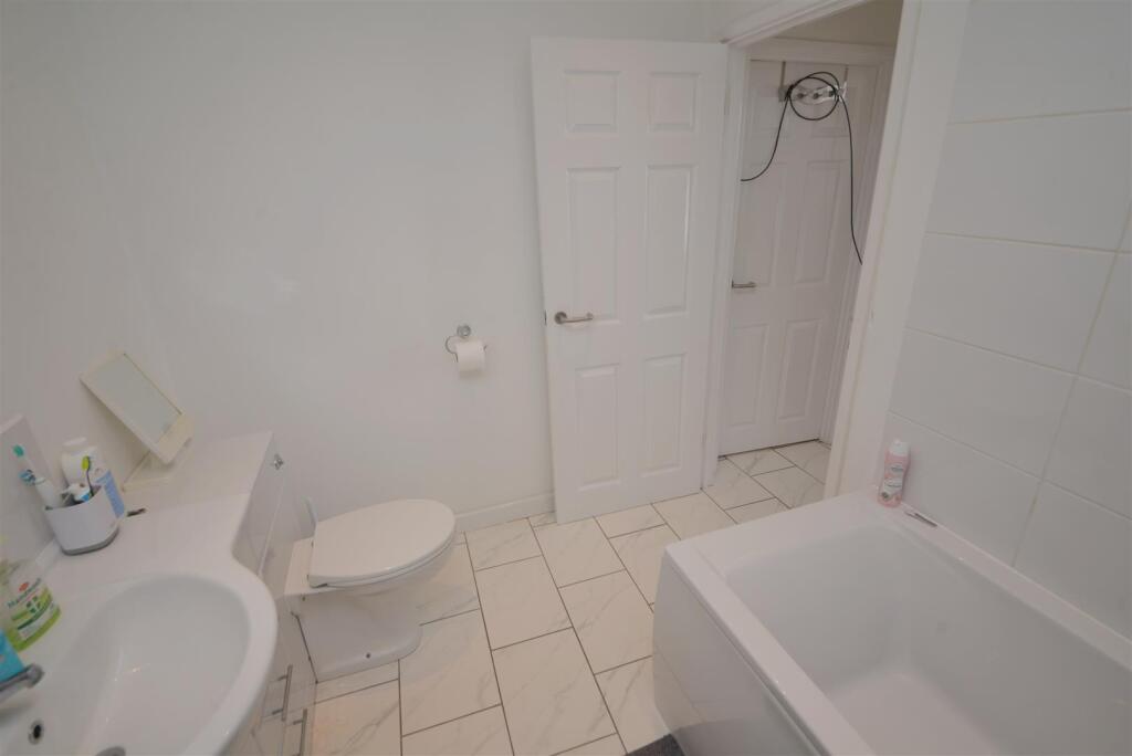 Apartment 4