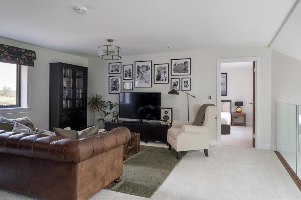 Snug / Library - Fifth Bedroom Option