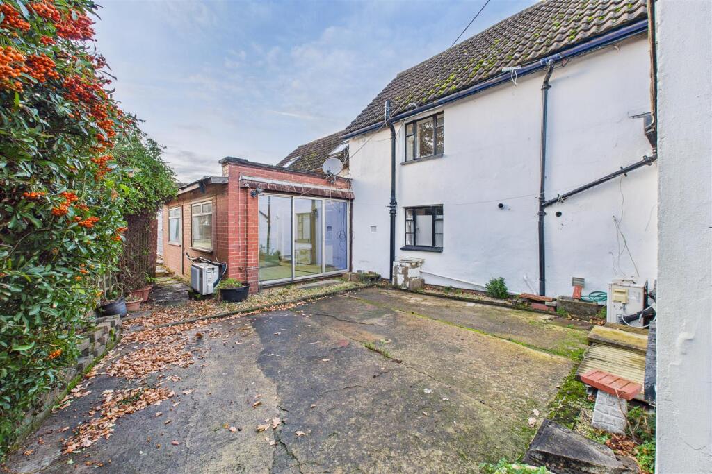 Georgia House, Cambridge, Gloucester GL2 7AL | Fre