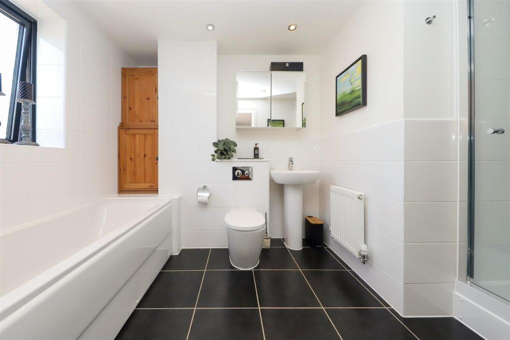 Ensuite bathroom