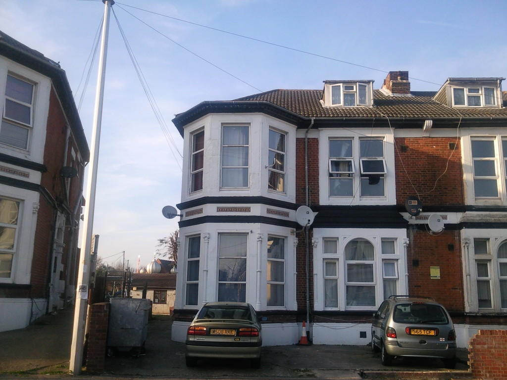 Denzil Ave