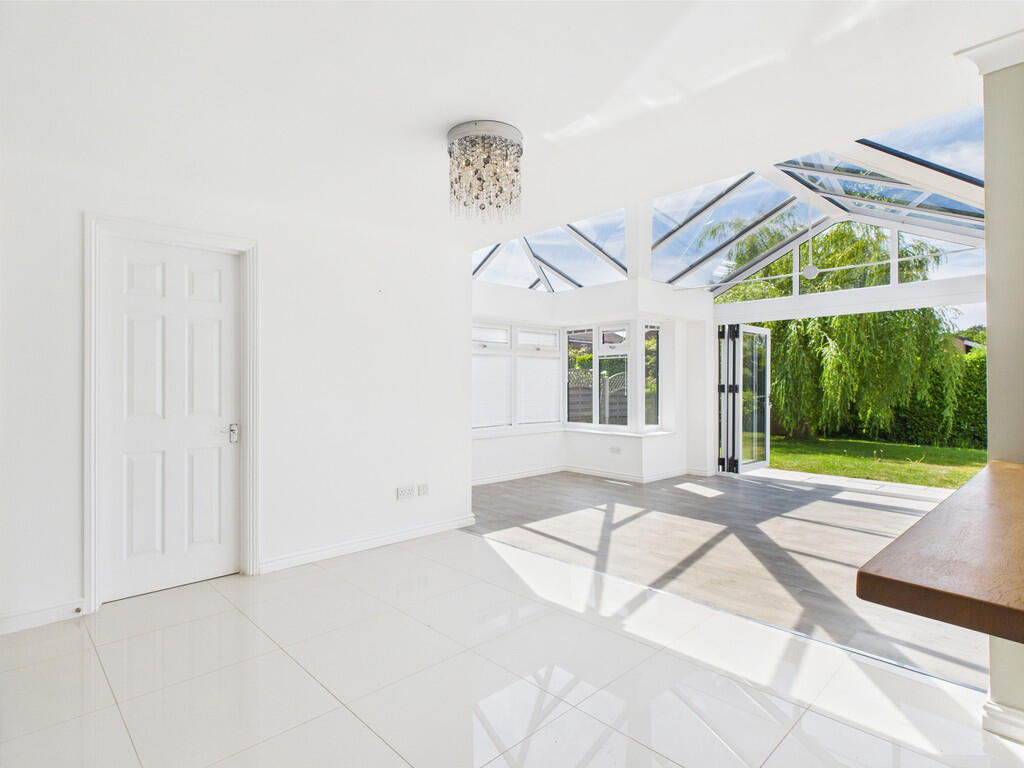 family room to co...