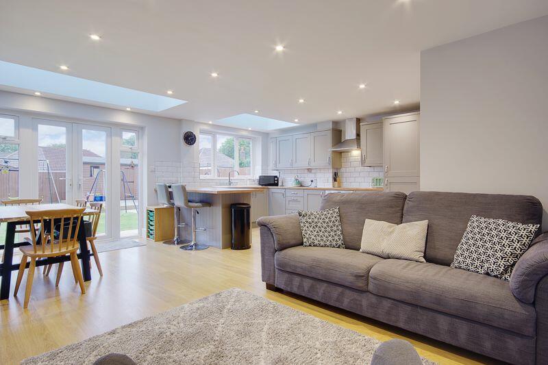 Kitchen / Diner / Breakfast / Living