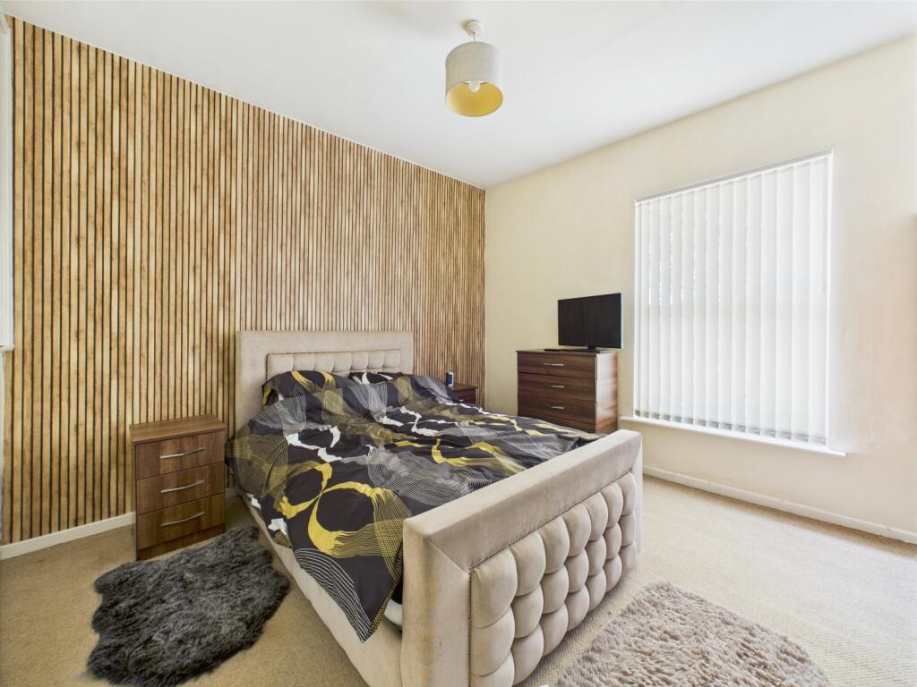 CAM03729G0-PR0045-STILL013