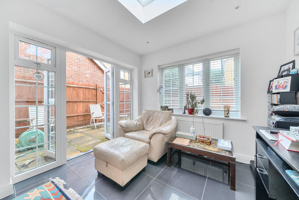 1345293-5-68aee15...