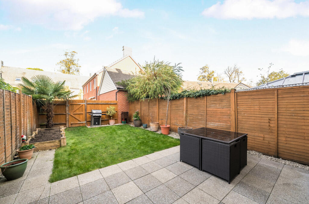 1364152-3-69009de...