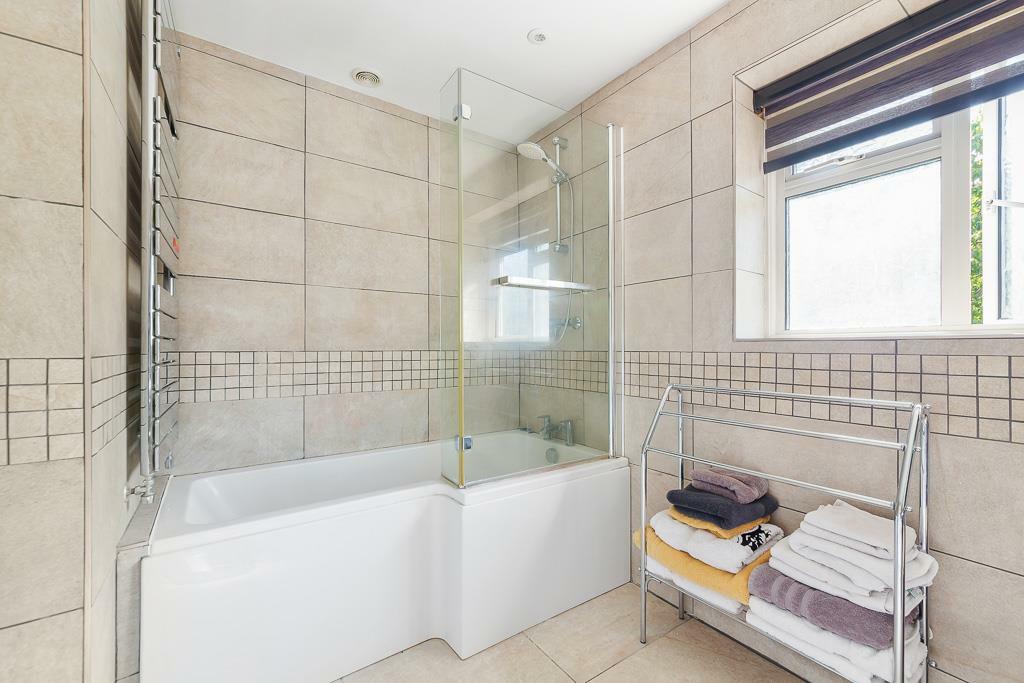 89 Shelvers Way -15.jpg