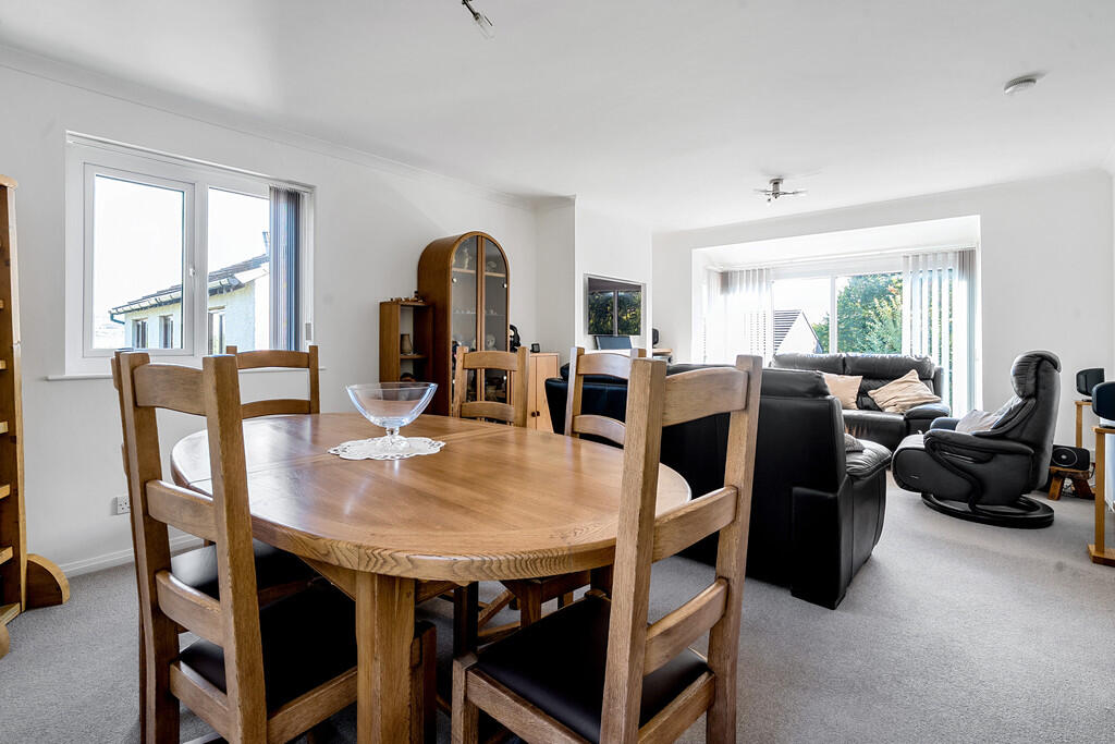 Living/dining roo...